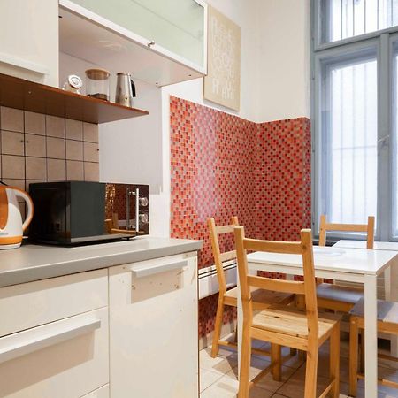 Quiet Cozy Apartment In Party Street E1 Budapest Bagian luar foto