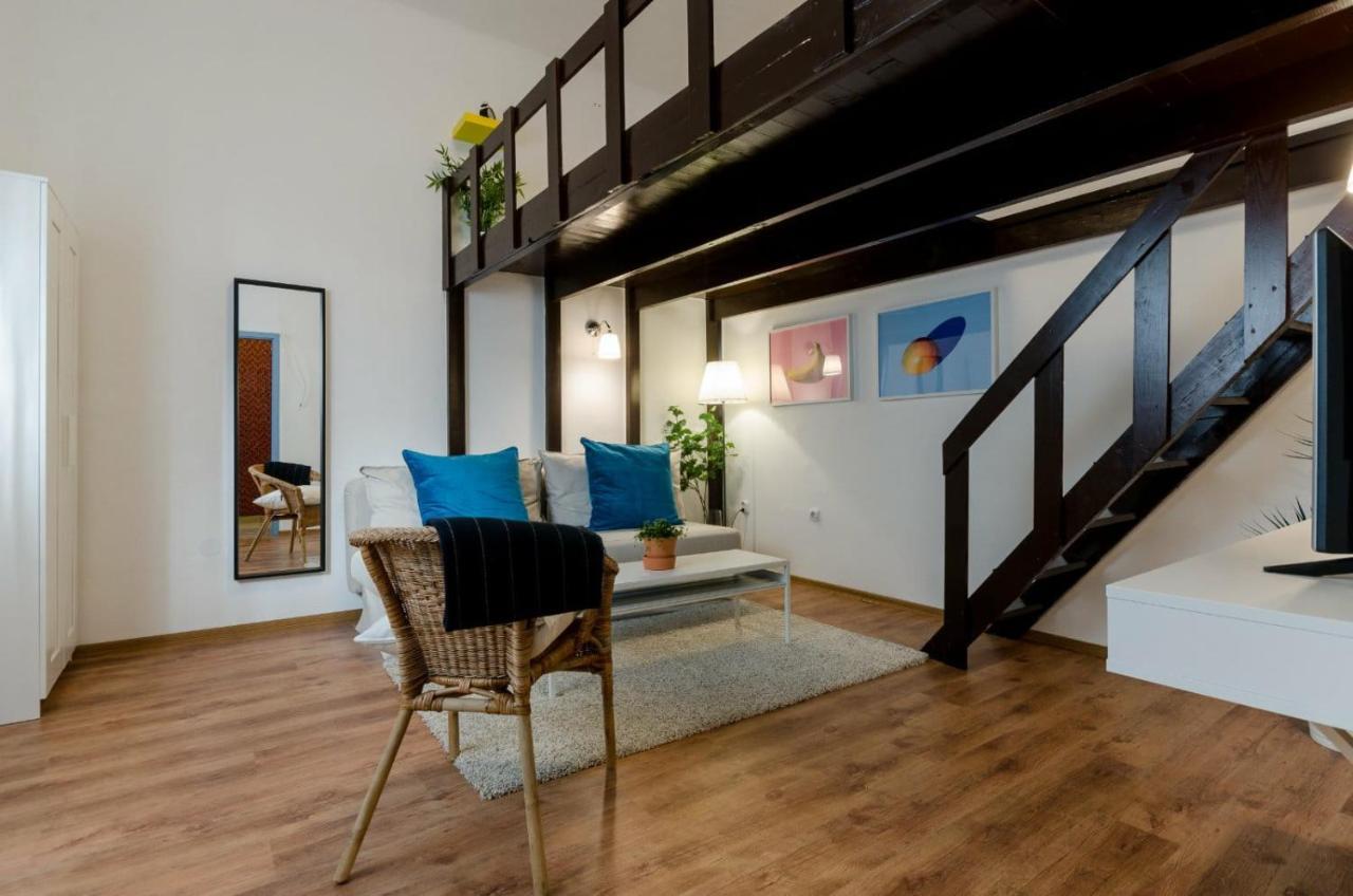 Quiet Cozy Apartment In Party Street E1 Budapest Bagian luar foto