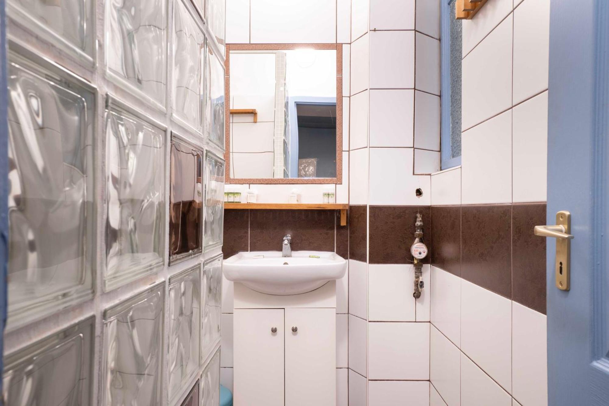 Quiet Cozy Apartment In Party Street E1 Budapest Bagian luar foto